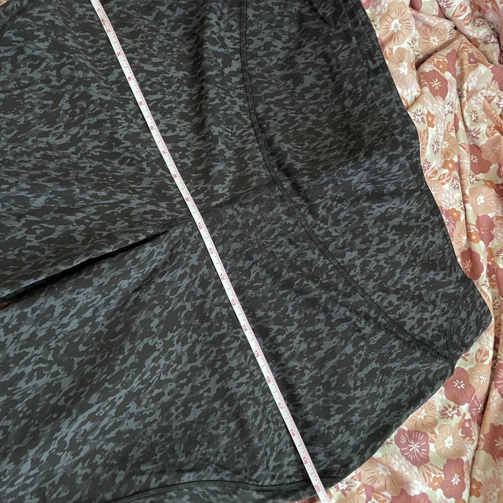 Lululemon - Picture 2 of 6